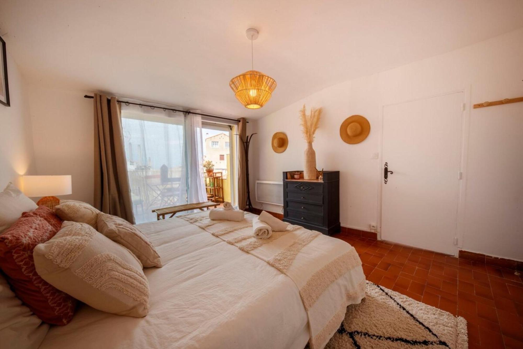 Vieil Antibes : beau duplex avec terrasse vue mer Extérieur photo