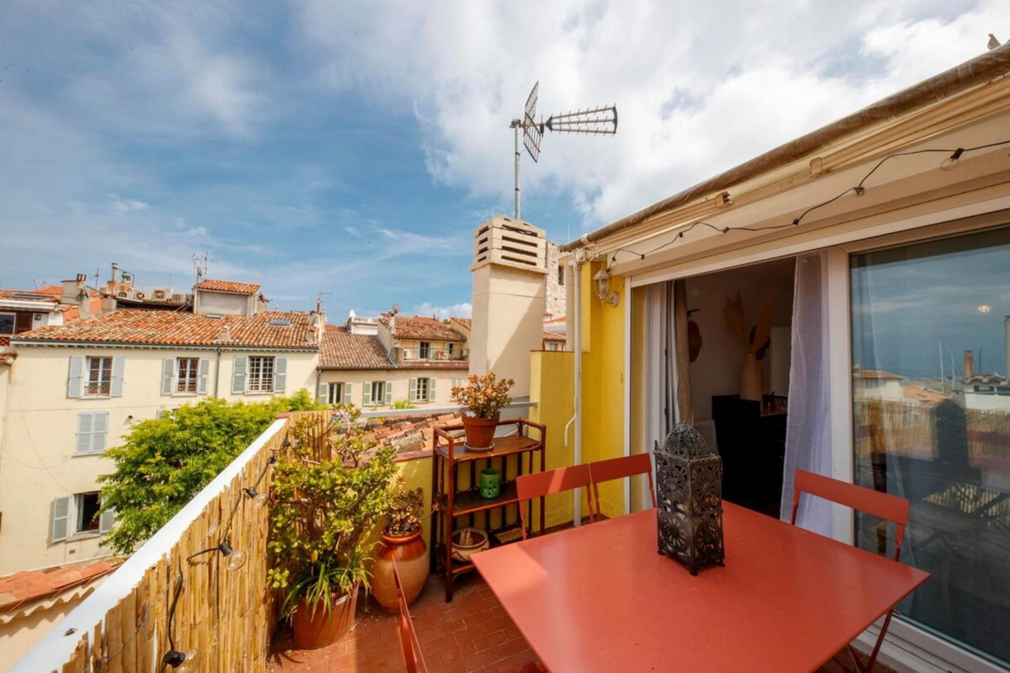 Vieil Antibes : beau duplex avec terrasse vue mer Extérieur photo